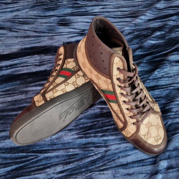 Gucci high top monogram sneaker, size 7.5 but fits US 9. - Picture 3 of 6